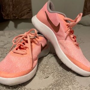 Brand new. Never worn Nike womens shoes.
